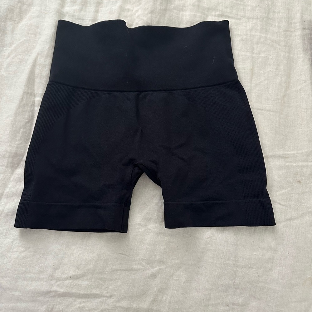SET Active bike shorts